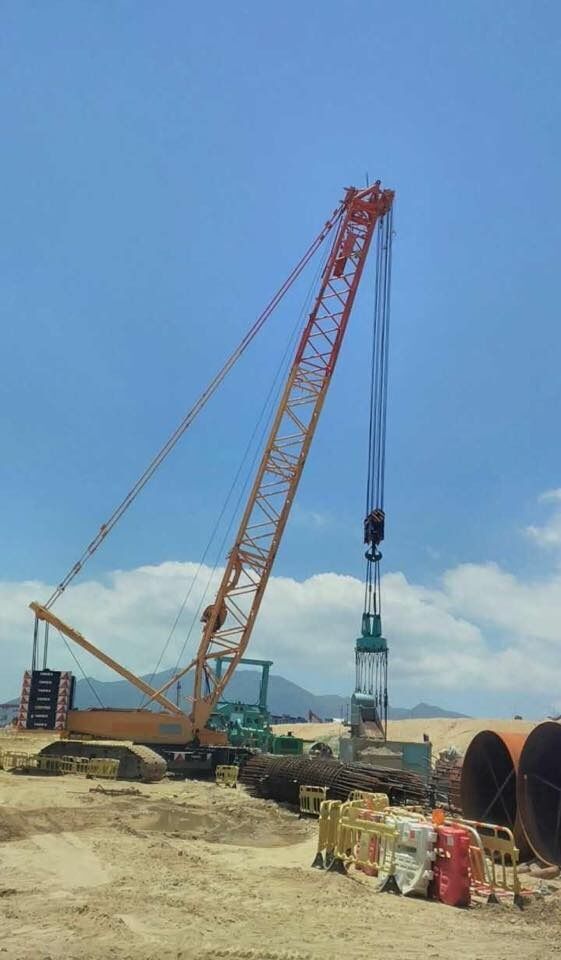 Demag CC2500-1 crawler crane