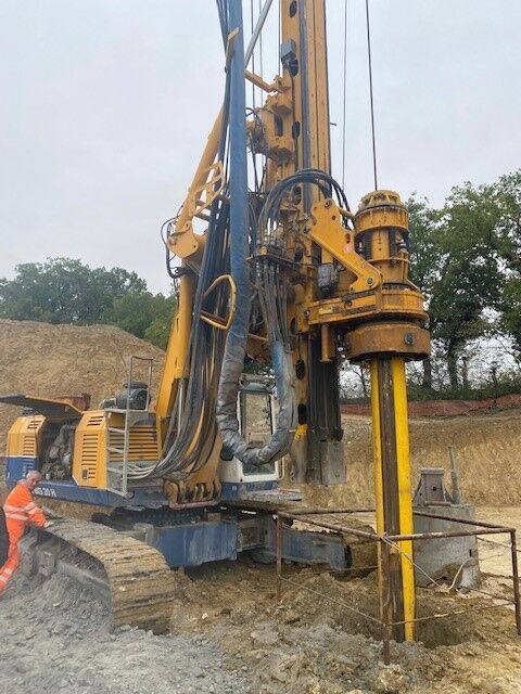 Bauer BG20 drilling rig