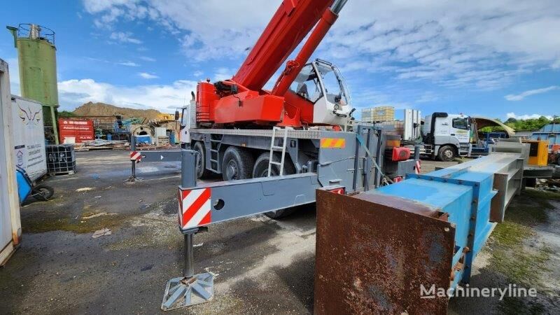 Grove GMK 3055 mobile crane