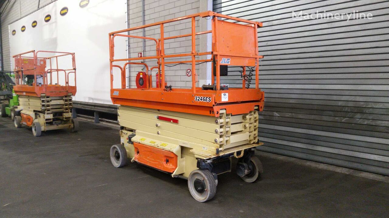 JLG 3246ES scissor lift