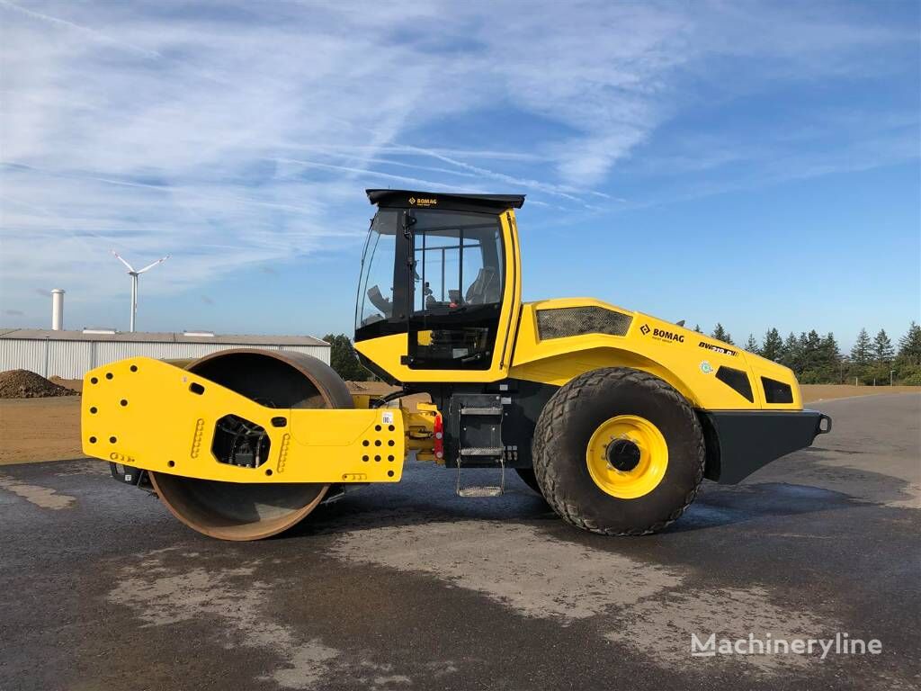 BOMAG BW 219 D-5 single drum compactor