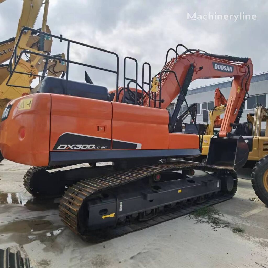 Doosan DX300 tracked excavator