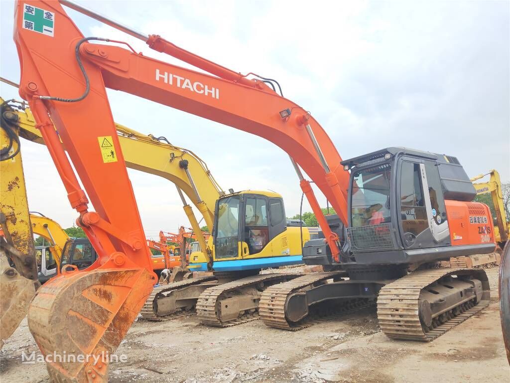 Hitachi ZX 240 HG tracked excavator for sale China Shanghai, ZN26033