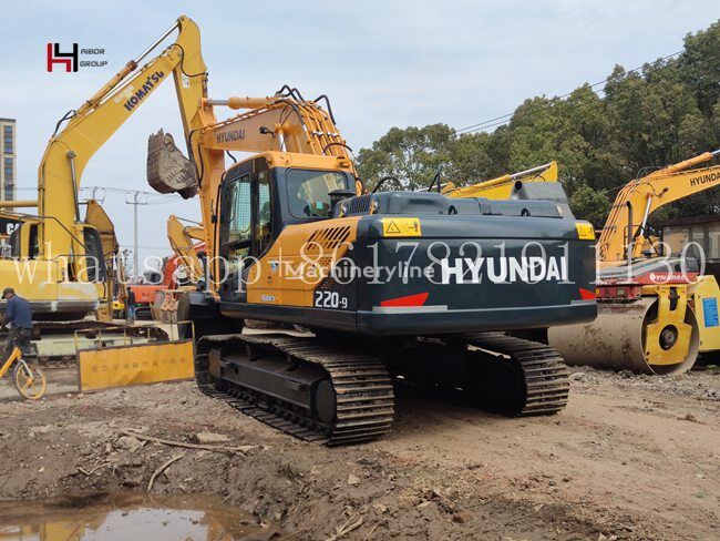 Hyundai 220 tracked excavator