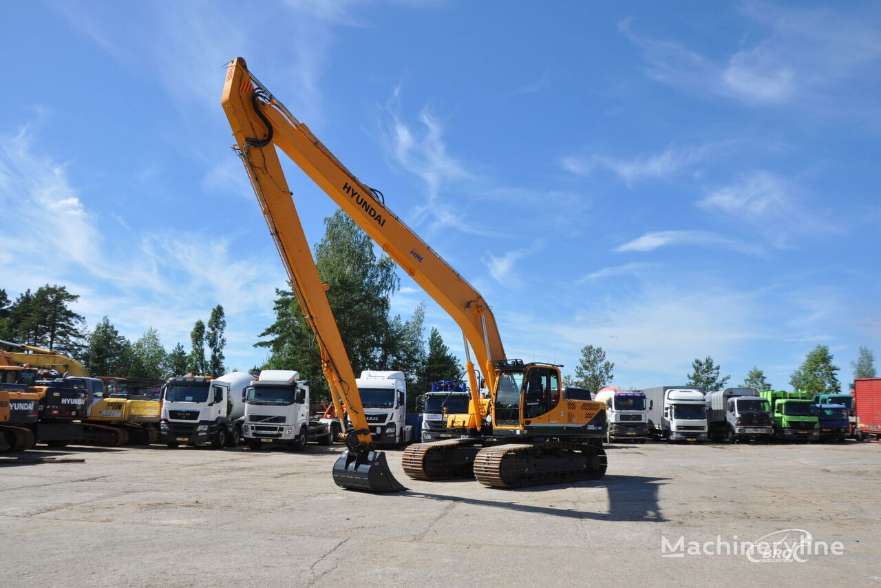 Hyundai R300LC-9A L/R Long Reach tracked excavator