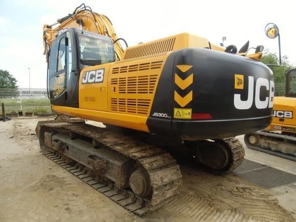 JCB JS 300 NLC  tracked excavator